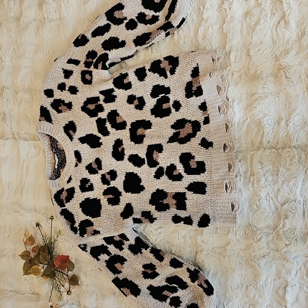Loverich Black Cream Leopard Print Distressed Sweater Womens L Grunge Soft Cozy